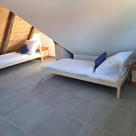 Διαμέρισμα Heuboden Und Wohnstueble *