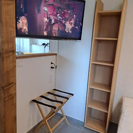 Heuboden Und Wohnstueble *